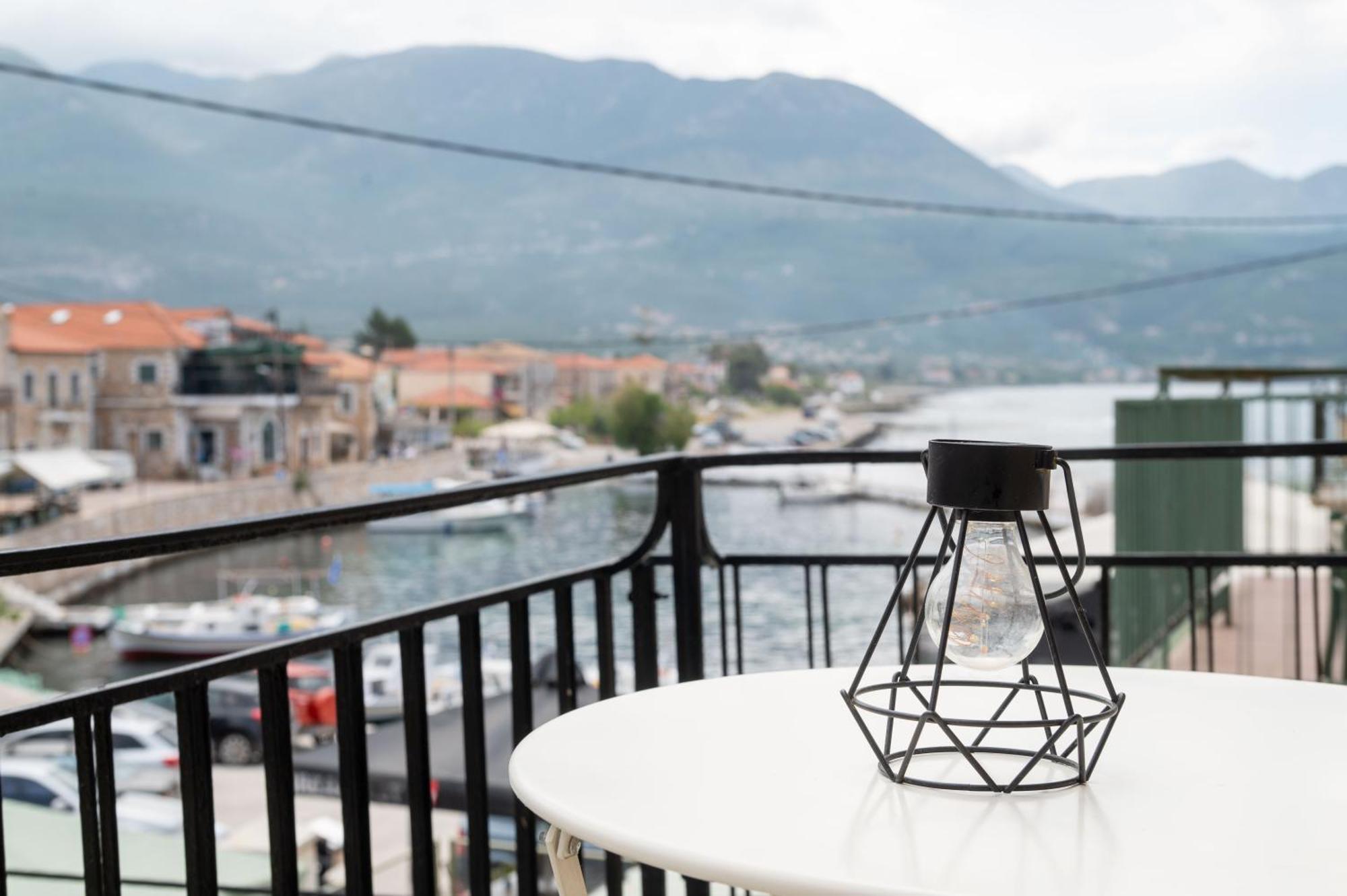 Mani View Luxury House Appartement Agios Nikolaos  Buitenkant foto